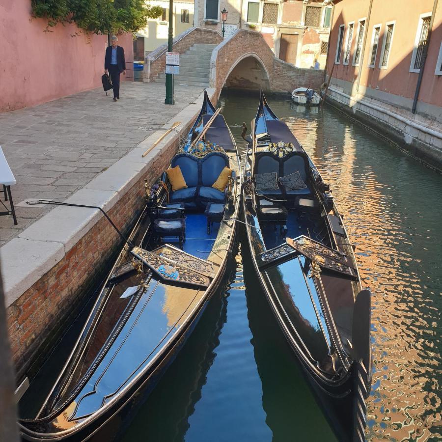 Central Lovely Typical Rooms Rialto Venecia Exterior foto